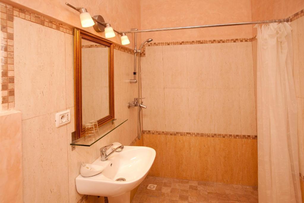 Pension Dinu Residence تيميشورا الغرفة الصورة
